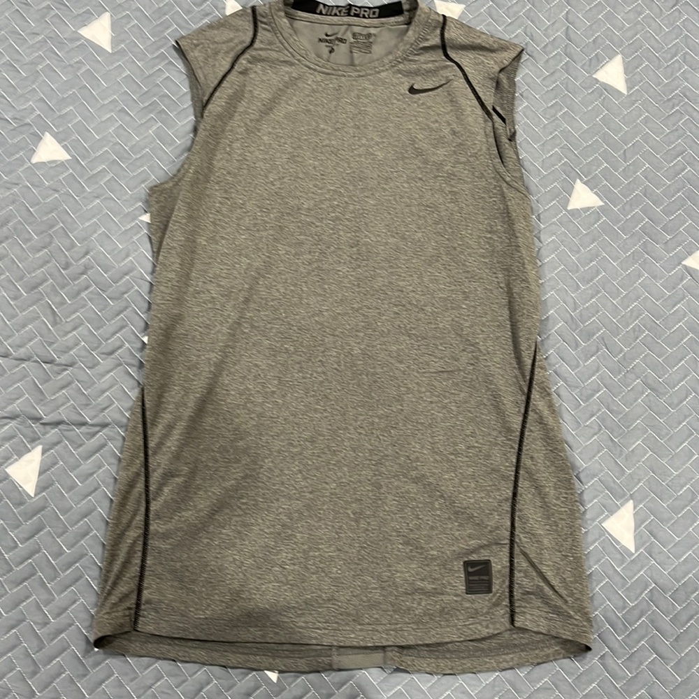 Nike dry fit sleeveless shirt